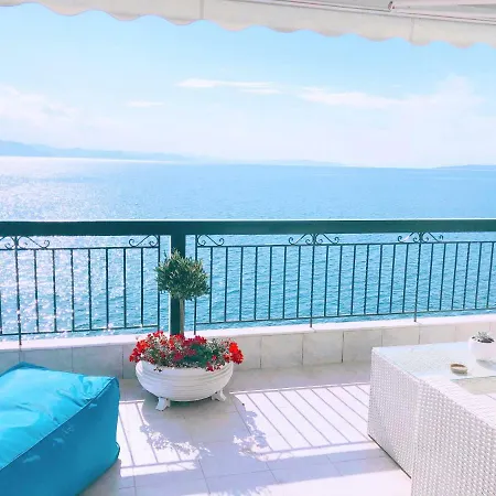Colours Seaview Apartment Nea Artaki Exterior photo