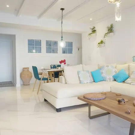 Colours Seaview Apartment Nea Artaki Exterior photo