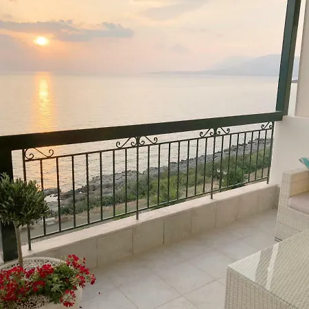 Colours Seaview Apartment Nea Artaki Exterior photo