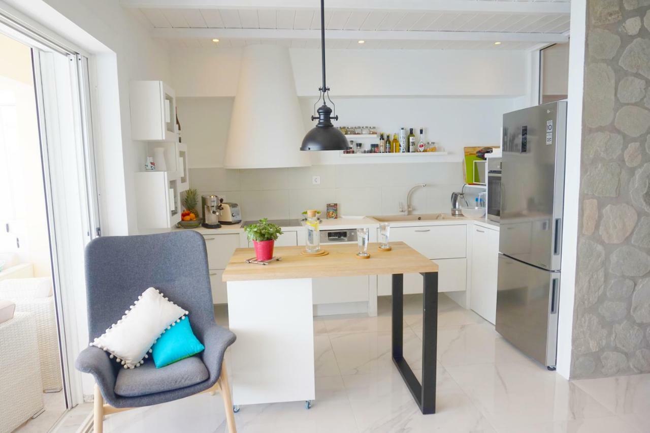 Colours Seaview Apartment *